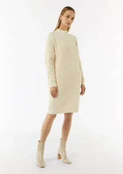 Kurzes Strickkleid mit Zopfmuster am Ärmel-Comma Hot