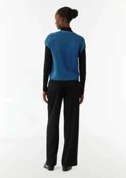 Kurze Strickjacke mit V-Ausschnitt-Comma New