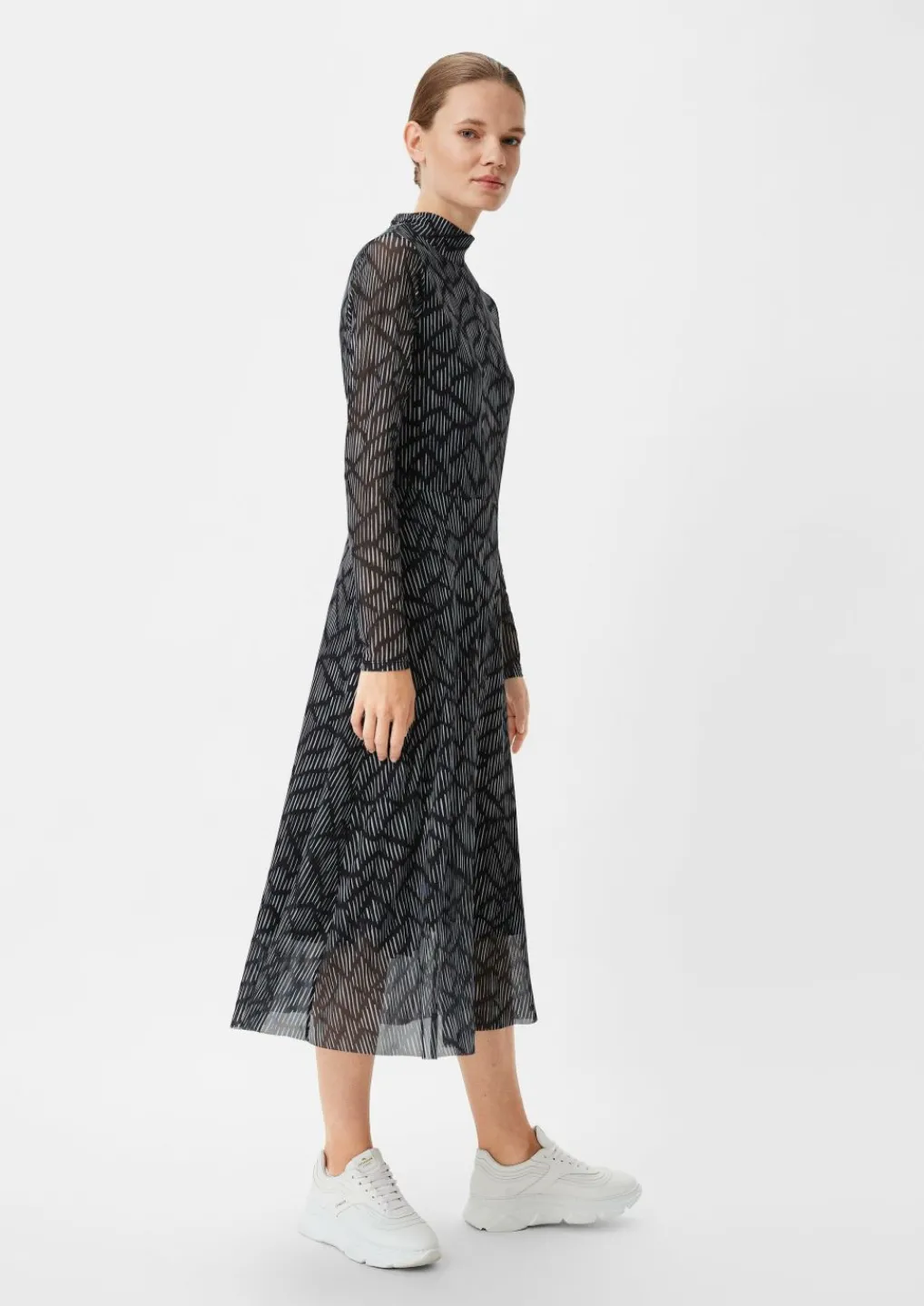 Langes Kleid aus Mesh-Comma Best