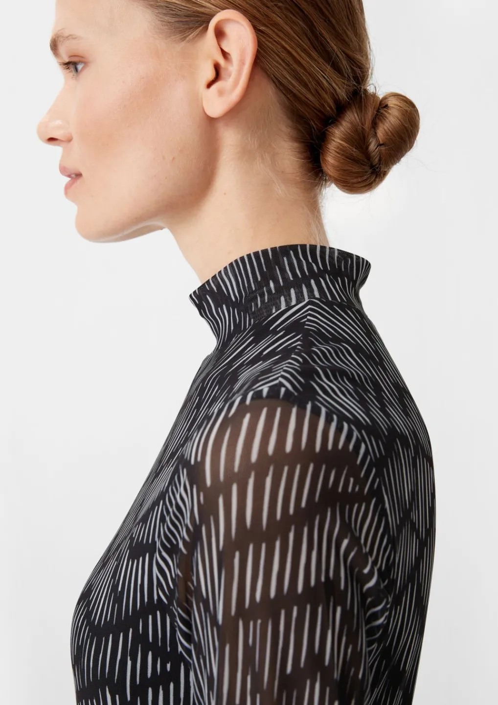 Langes Kleid aus Mesh-Comma Best