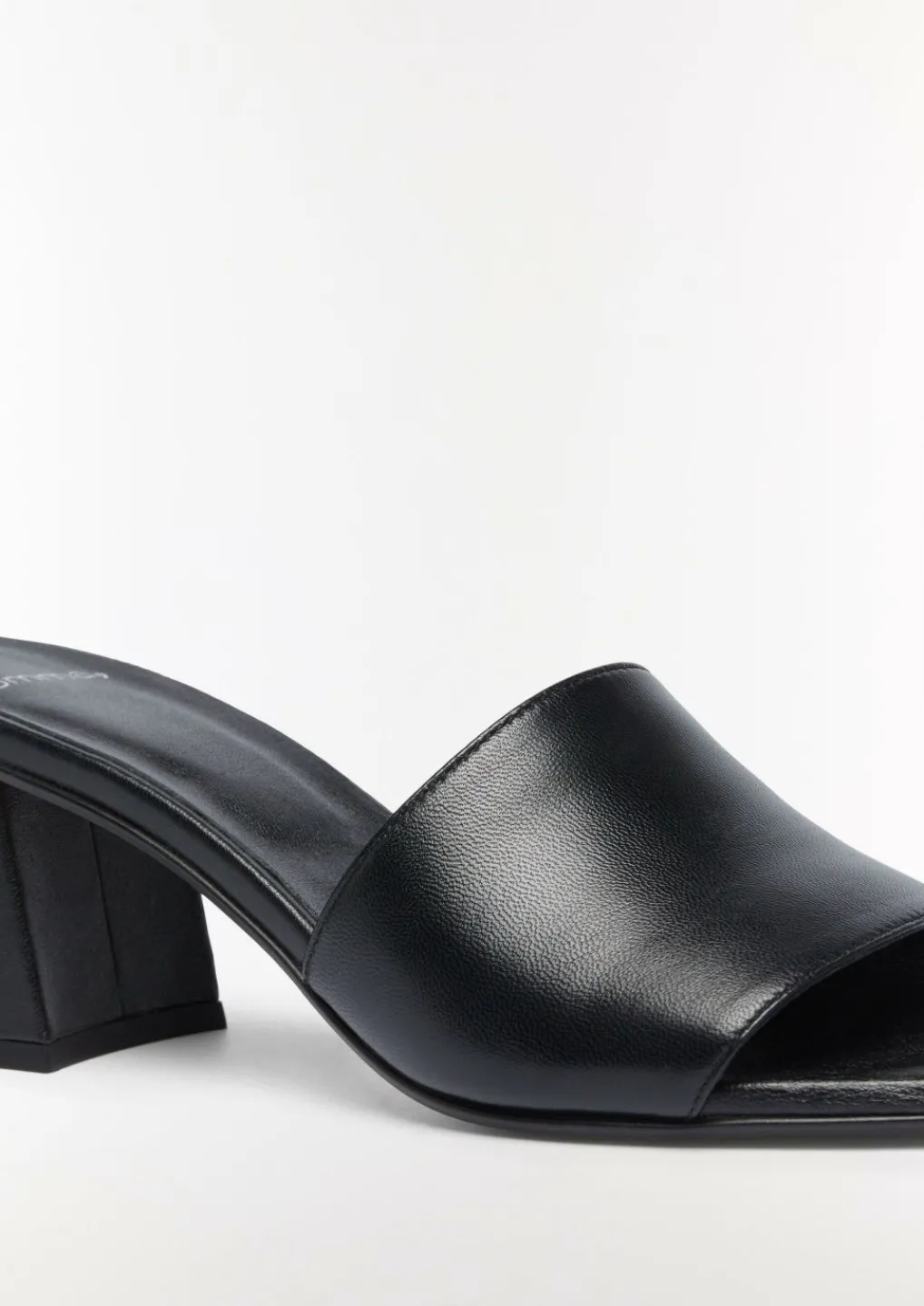 Leder-Sandalen mit Blockabsatz-Comma Sale