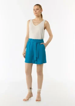 Leichte Shorts aus Lyocell mit Bindegürtel-Comma Sale