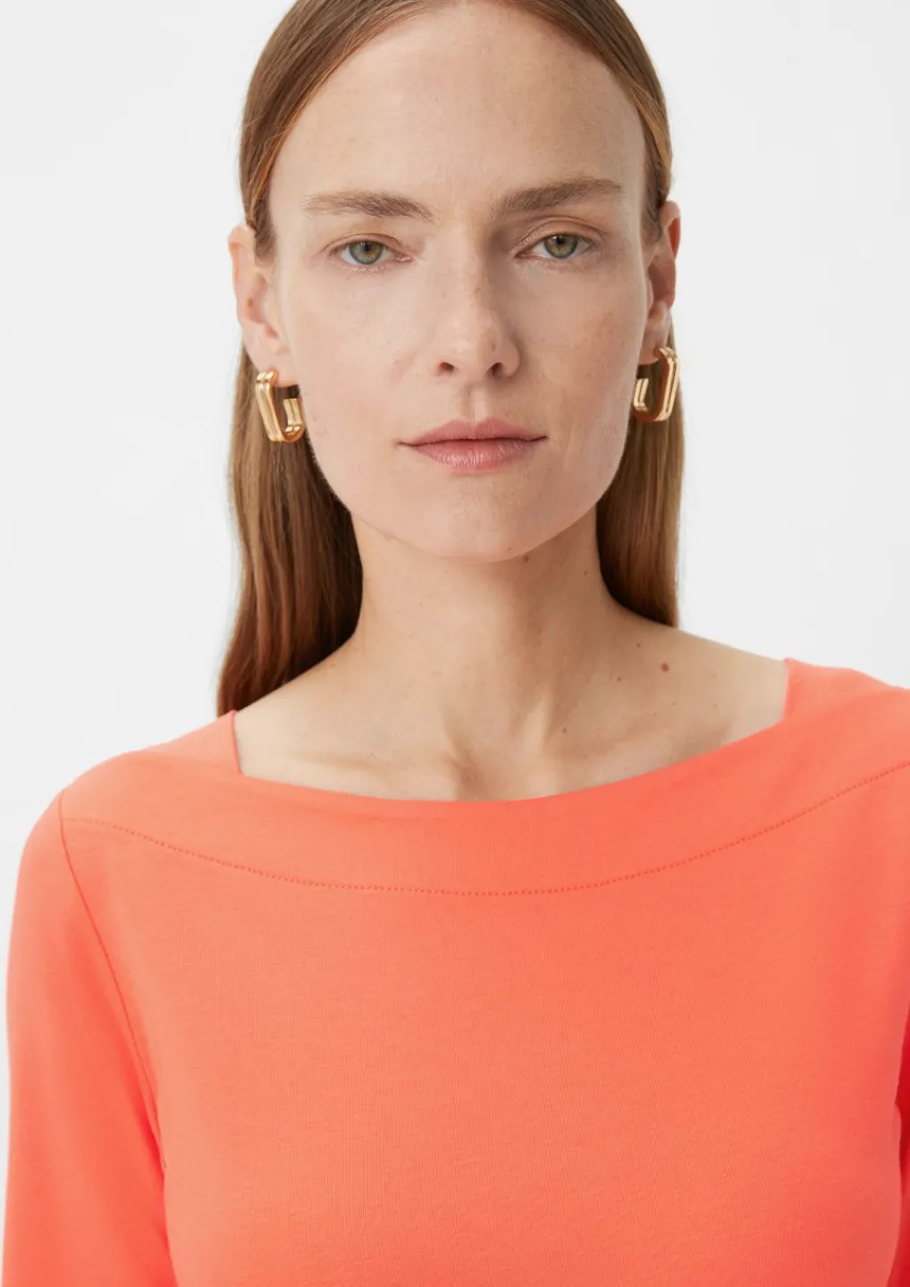 Longsleeve mit eckigem Ausschnitt-Comma Hot