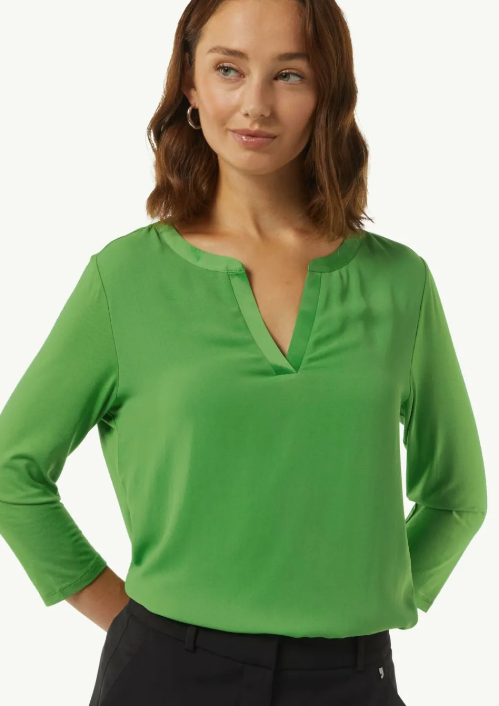 Longsleeve mit Tunika-Ausschnitt und Satinblende-Comma Outlet
