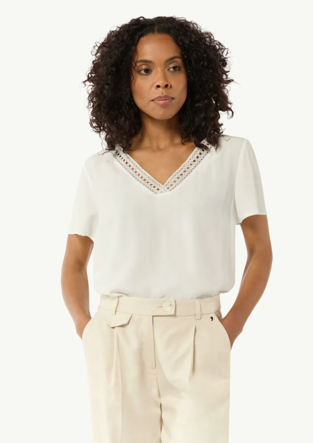 Loose-Fit-Shirt aus Crêpe mit Spitzen-Detail-Comma New