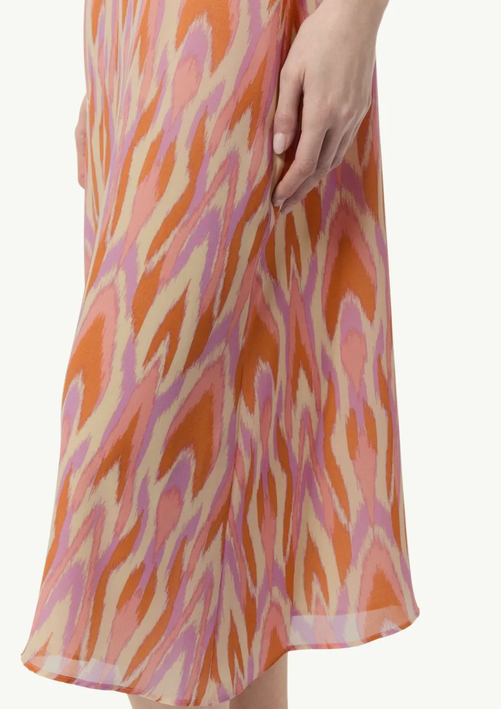 Maxi-Kleid aus Chiffon-Comma Hot