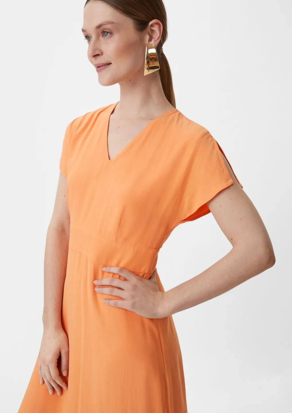 Midi-Kleid aus Satin-Comma Fashion