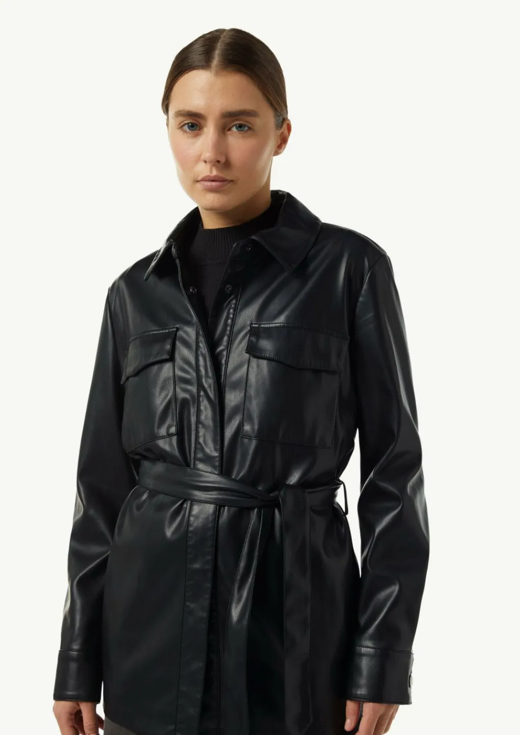 Overshirt in Lederoptik mit abnehmbarem Gürtel-Comma Sale