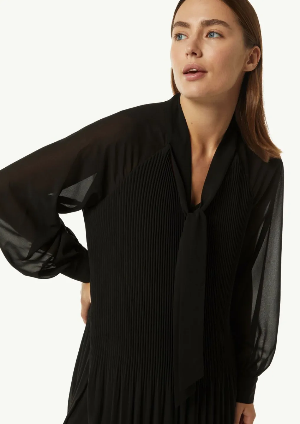 Plissiertes Chiffon-Kleid mit Schleifen-Detail-Comma Best