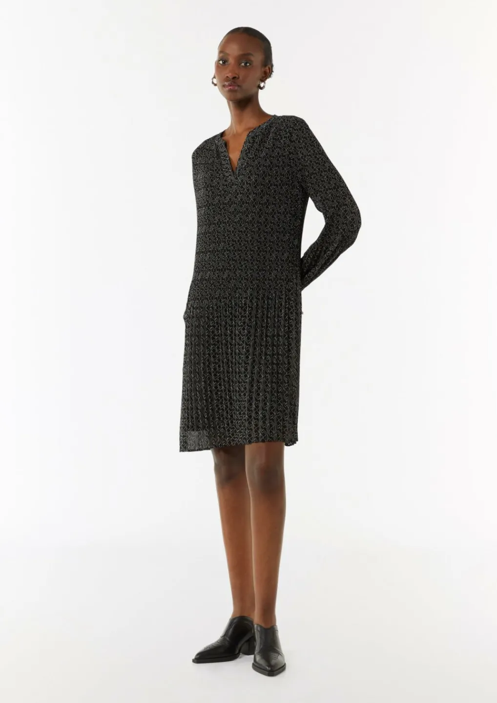 Plissiertes Chiffon-Kleid mit V-Ausschnitt-Comma Sale