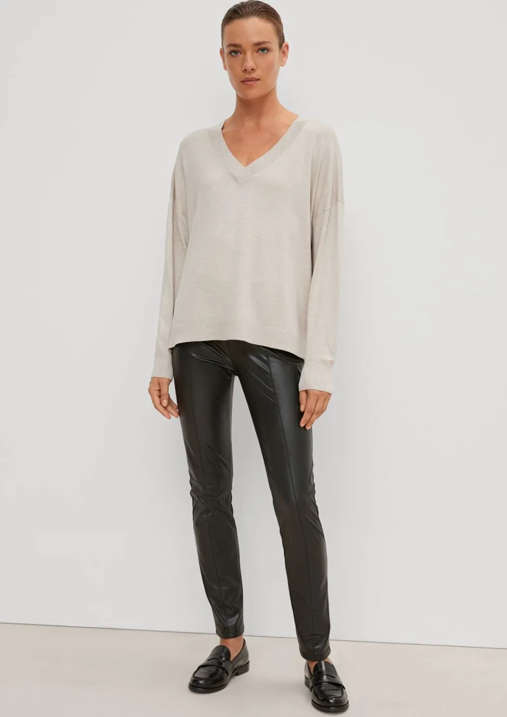 Pullover mit V-Ausschnitt aus Viskosemix-Comma Fashion