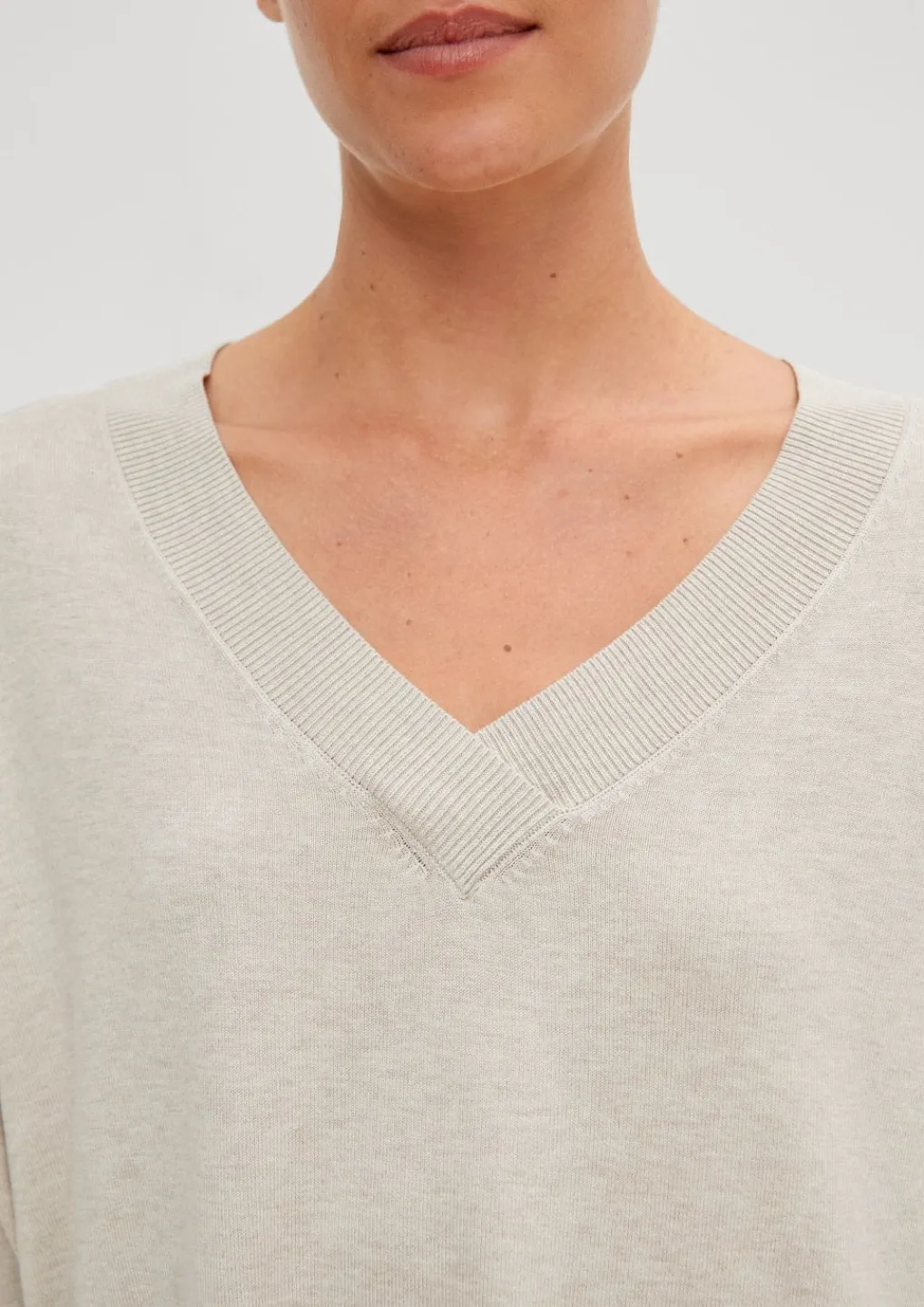 Pullover mit V-Ausschnitt aus Viskosemix-Comma Fashion