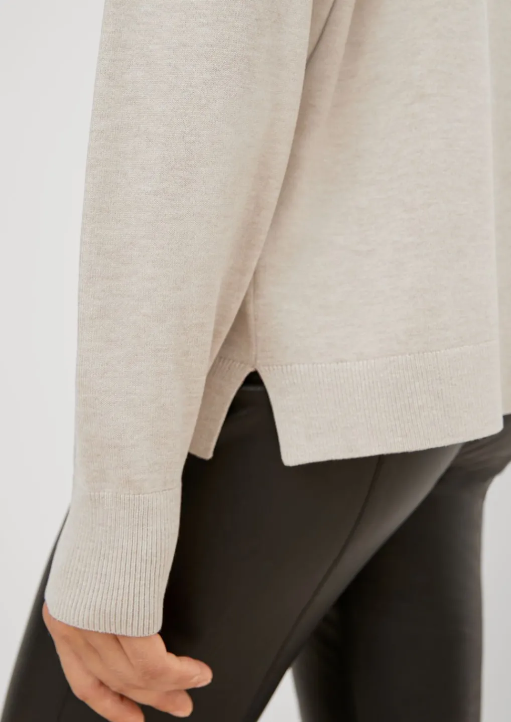 Pullover mit V-Ausschnitt aus Viskosemix-Comma Fashion