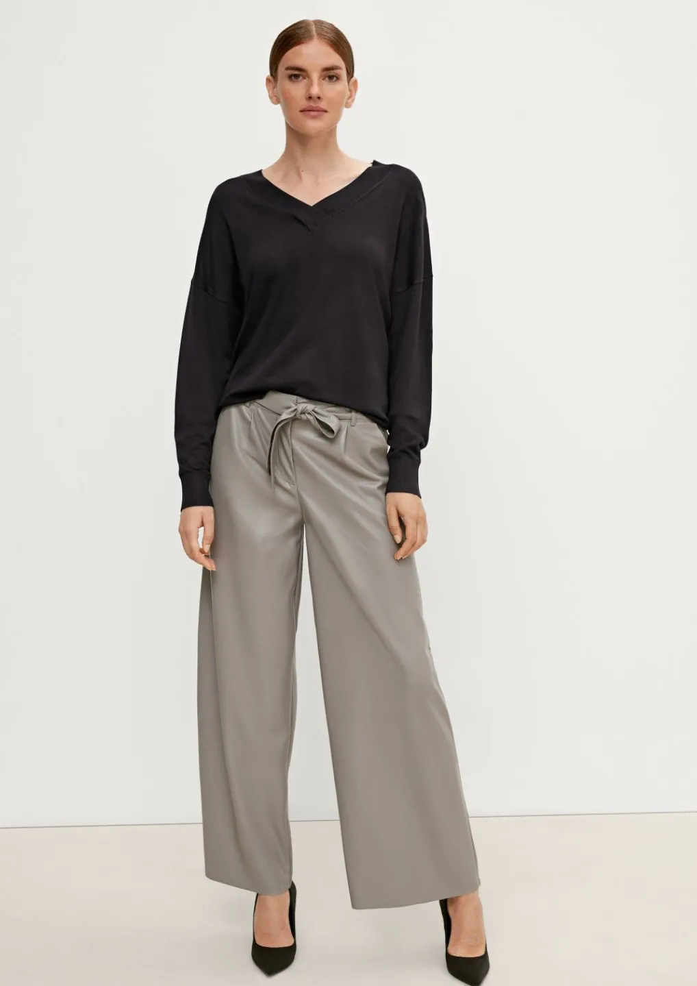 Pullover mit V-Ausschnitt aus Viskosemix-Comma Best