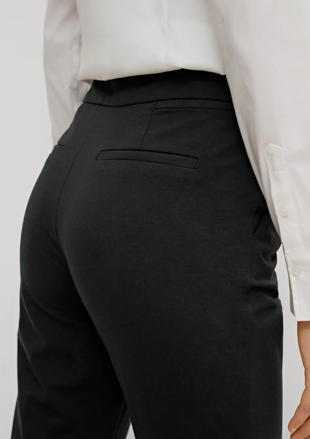 Relaxed: 7/8-Hose in schlichtem Design-Comma Best