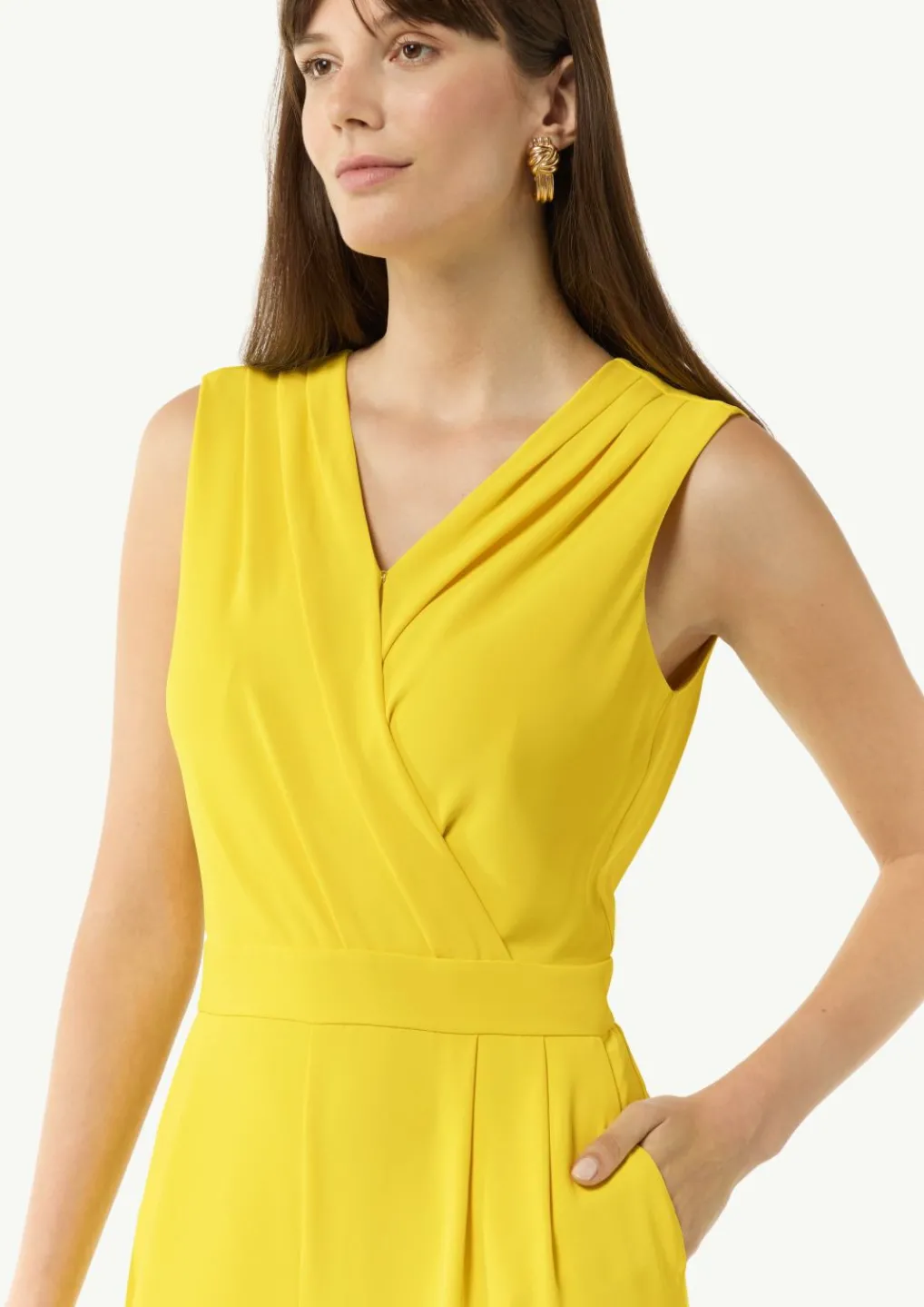 Ärmelloser Jumpsuit mit Faltendetail-Comma Online