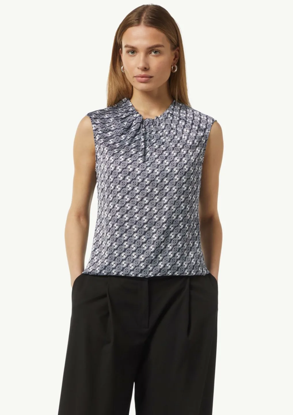 Ärmellose Satin-Bluse mit All-over-Logo-Print-Comma Best