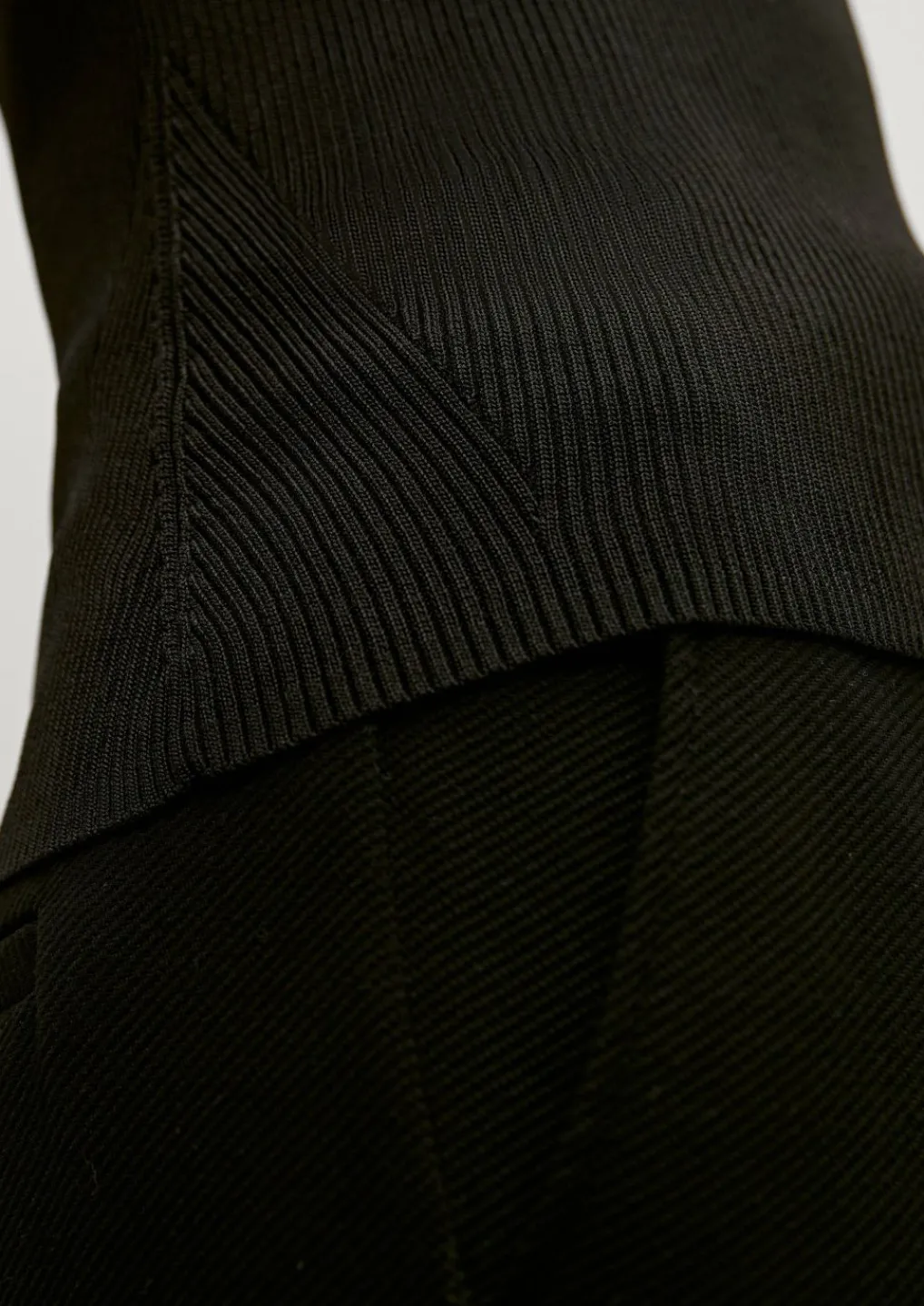 Ärmelloses Stricktop mit Rippstruktur-Comma Online