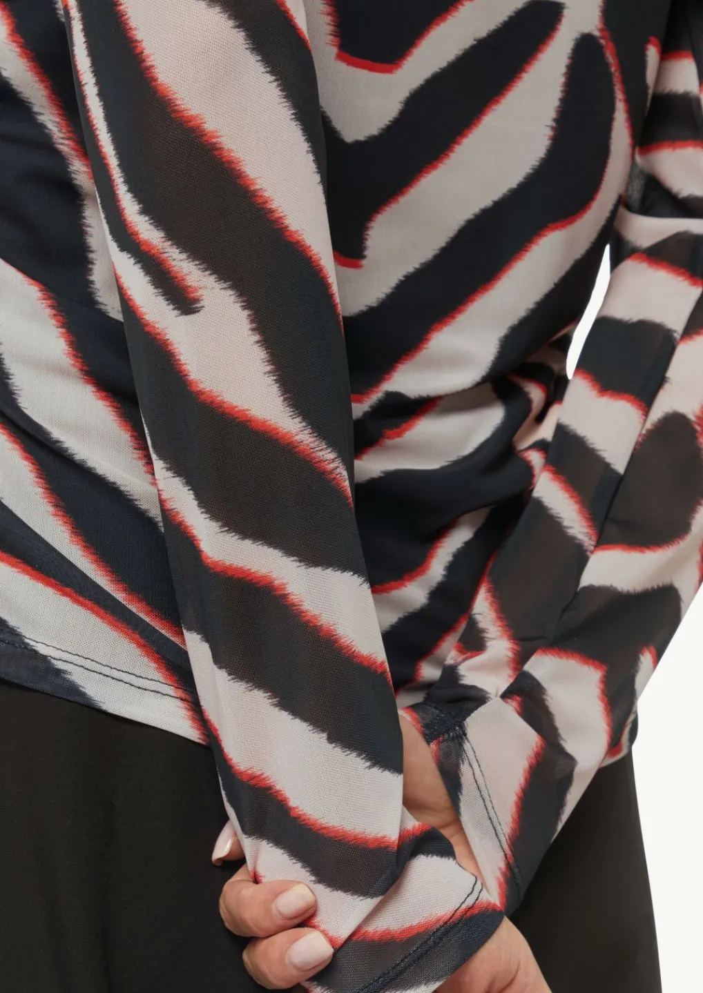 Rundhals-Shirt mit seitlicher Raffung-Comma Best