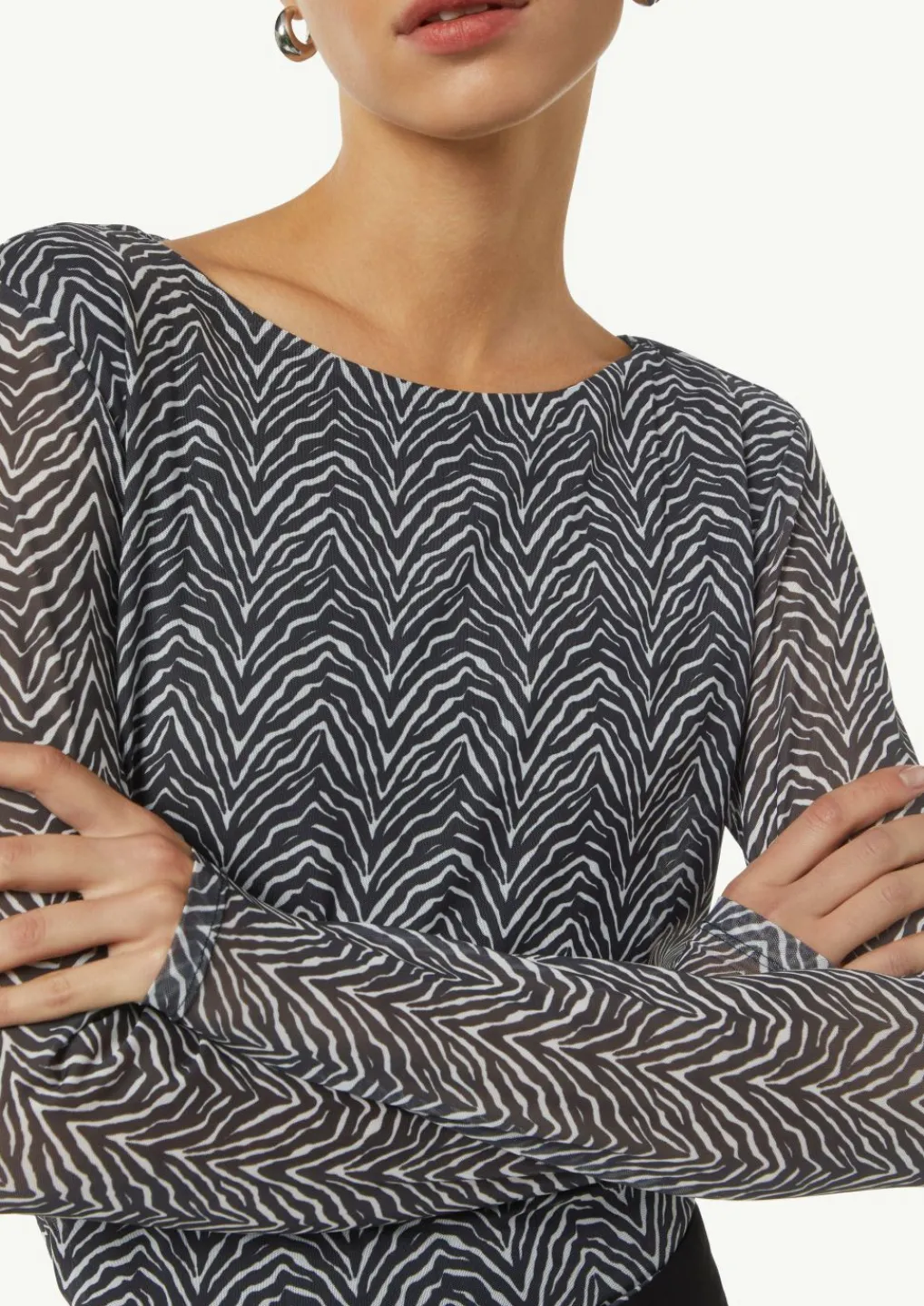 Rundhals-Shirt mit seitlicher Raffung-Comma Hot