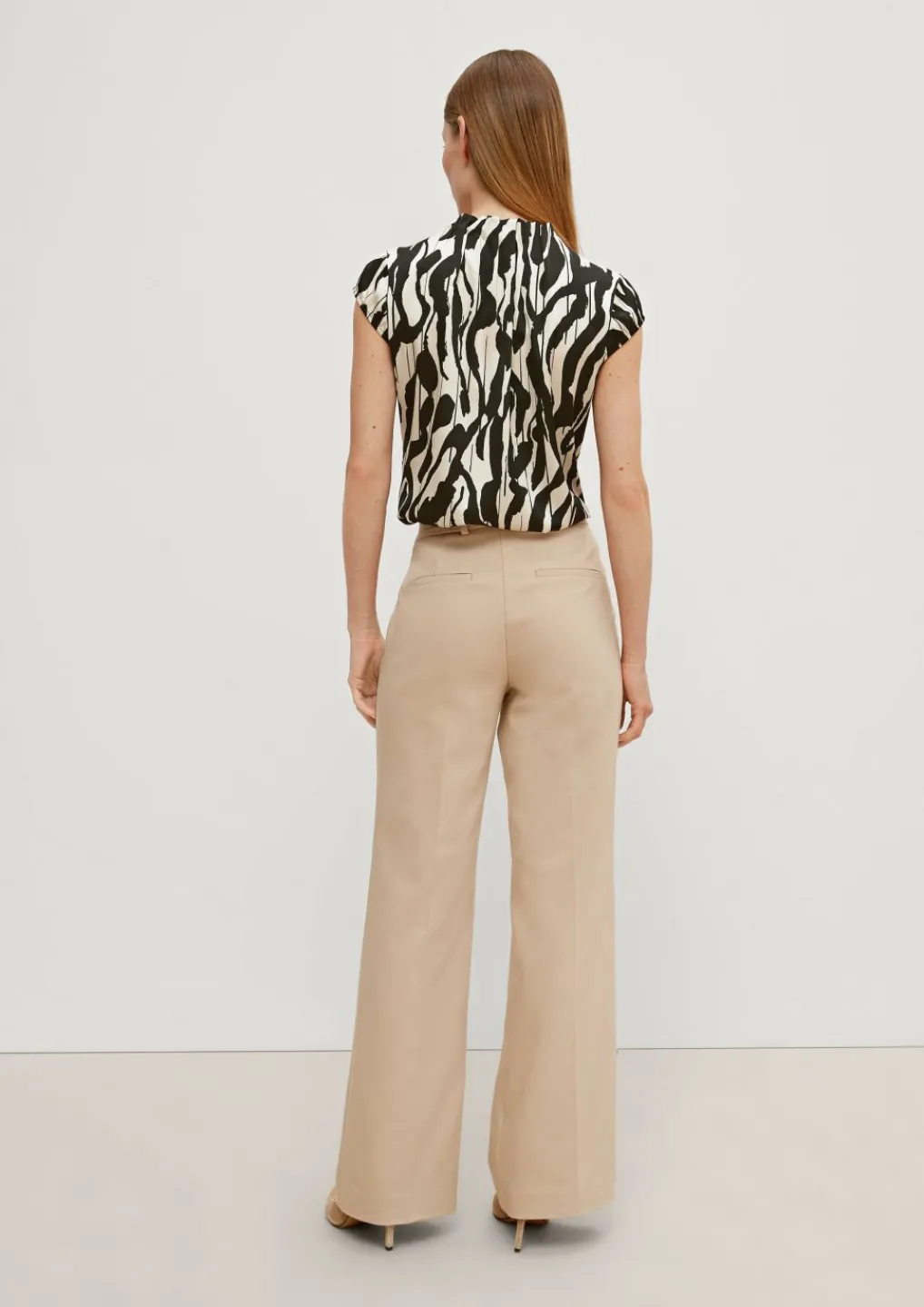 Satinbluse mit Allover-Print-Comma Online