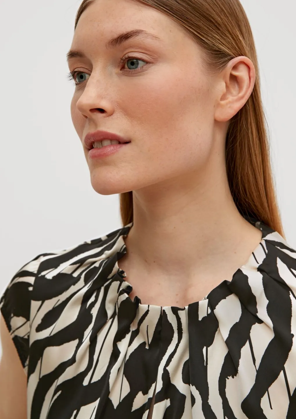 Satinbluse mit Allover-Print-Comma Online