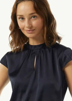 Satin-Bluse mit Cut-out-Detail am Ausschnitt-Comma Hot