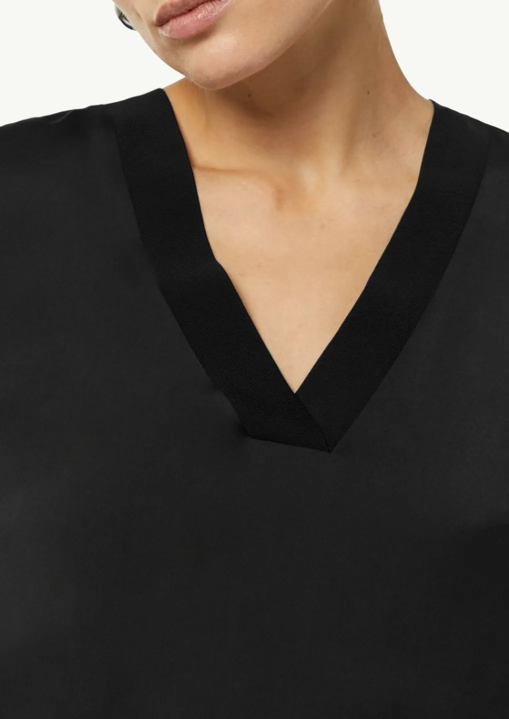Satin-Bluse mit Rippbündchen-Comma New