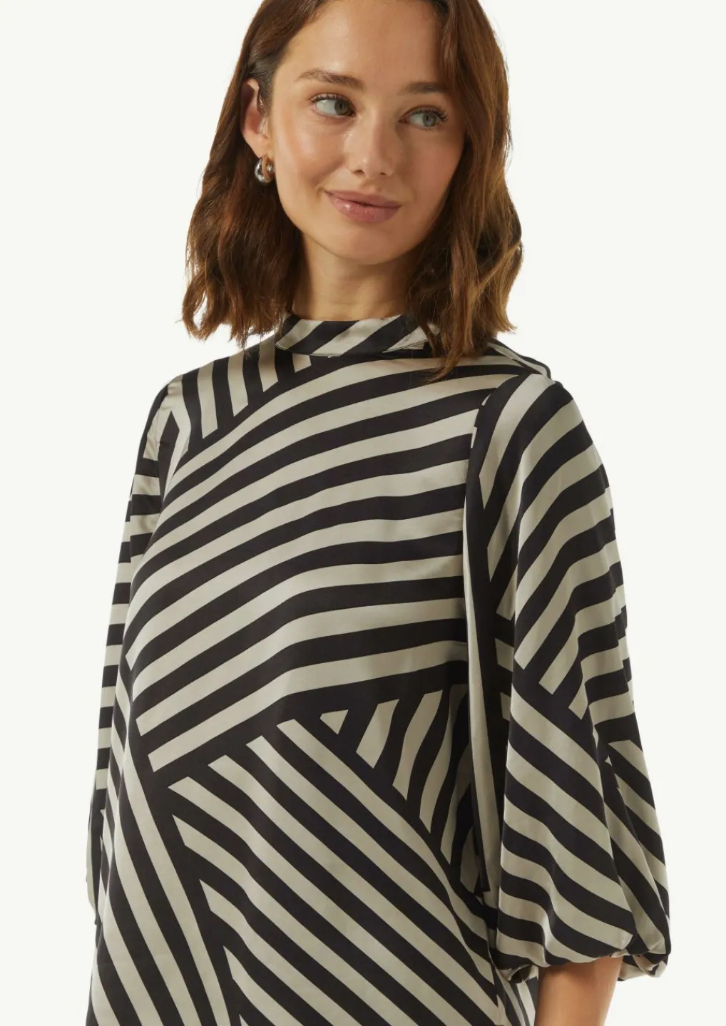 Satin-Bluse mit Stehkragen-Comma Online