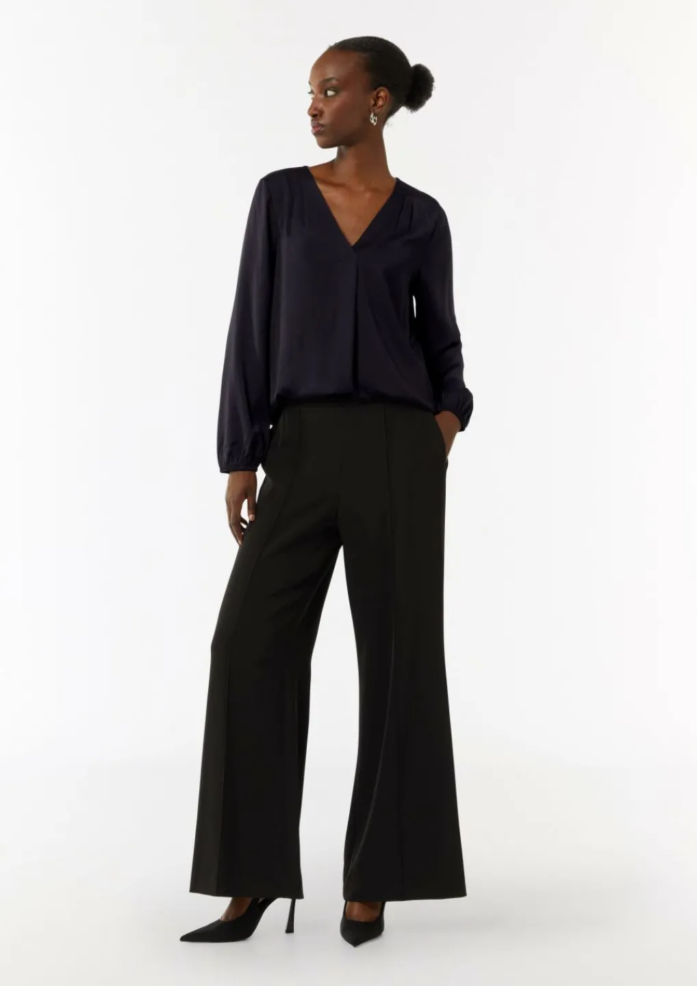 Satinbluse mit V-Ausschnitt-Comma Fashion