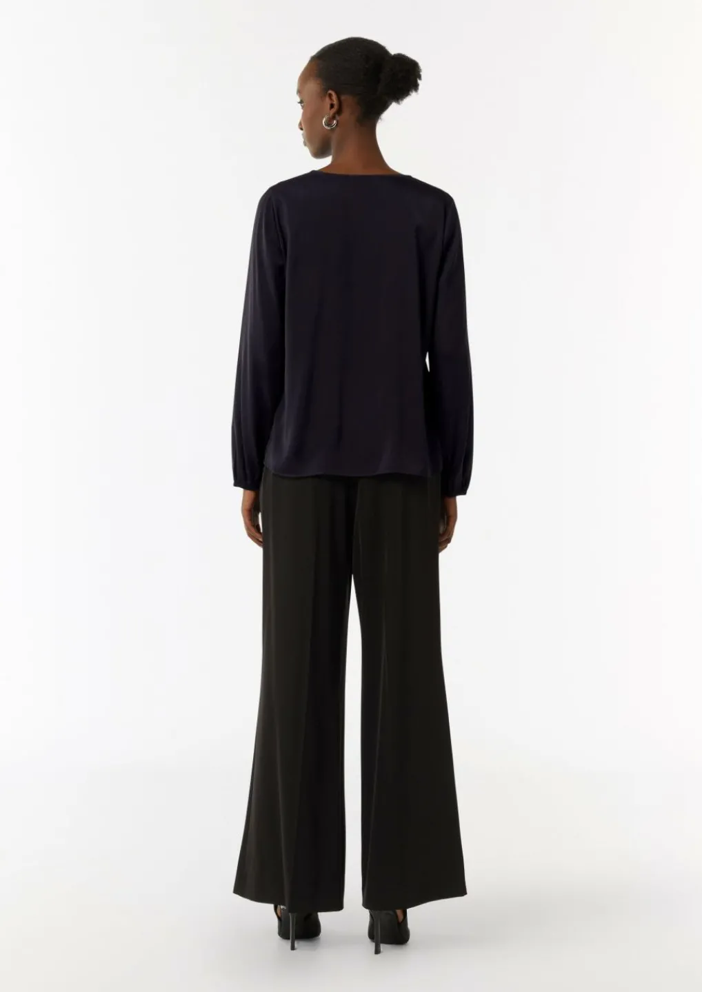 Satinbluse mit V-Ausschnitt-Comma Fashion