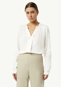 Satin-Bluse mit Zier-Detail am Ausschnitt-Comma Best