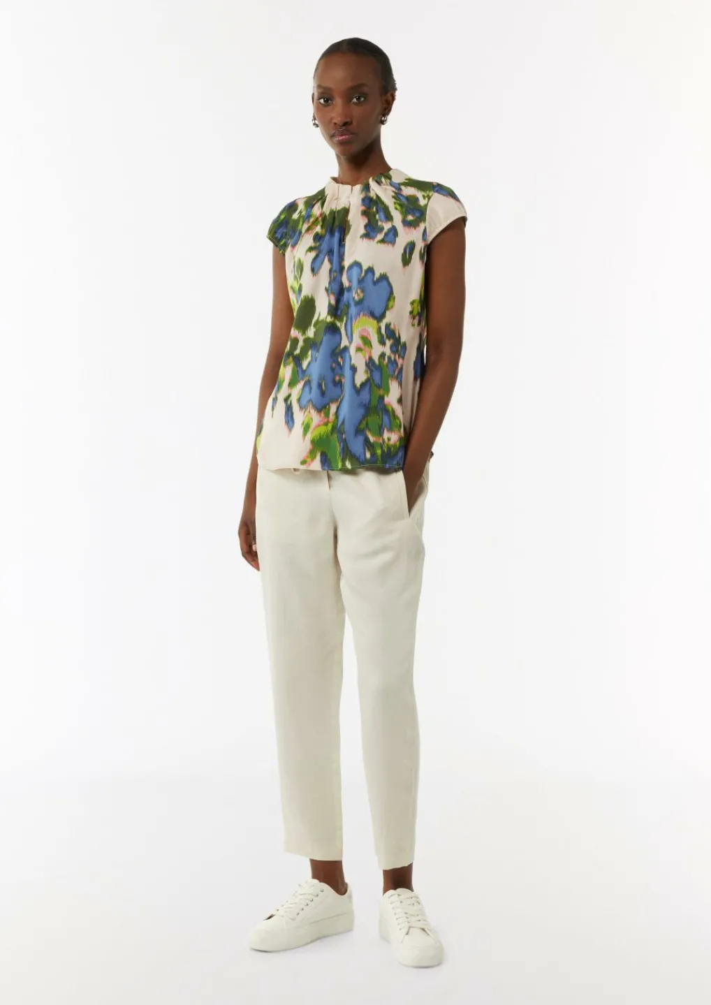 Satinierte Bluse mit All-over-Print und Raffung-Comma New