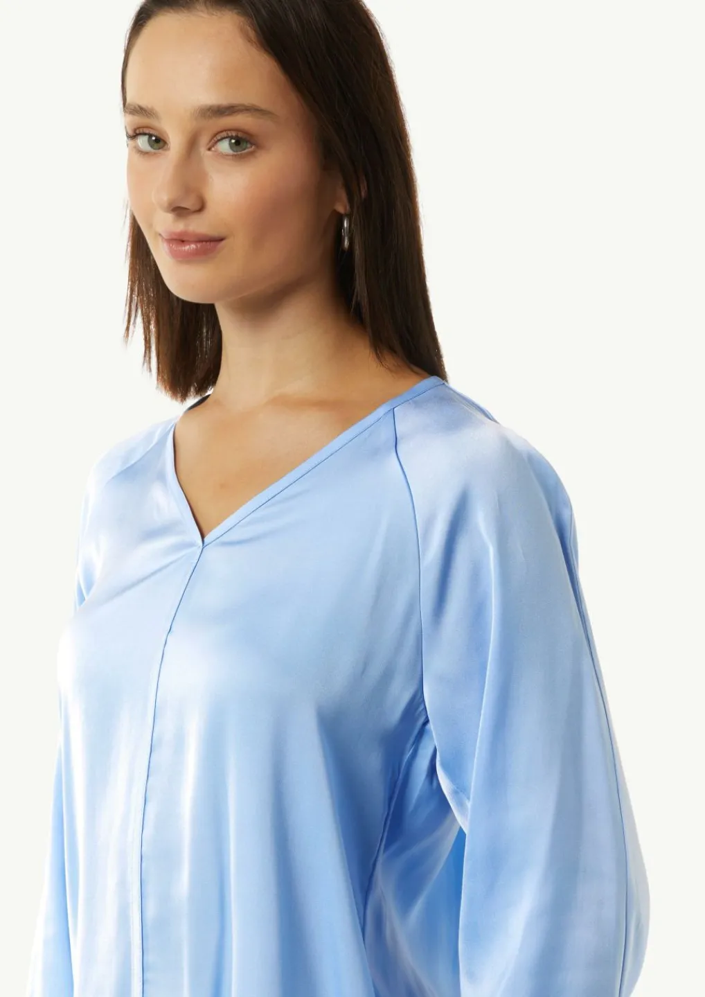 Satinierte Bluse mit Raglanärmeln und V-Ausschnitt-Comma Outlet