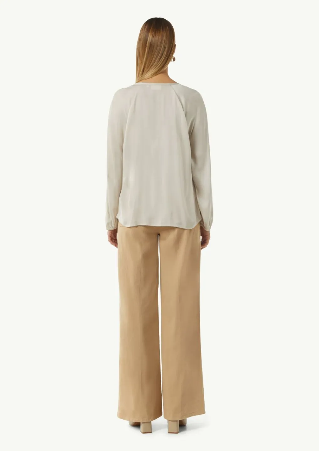 Satinierte Bluse mit V-Ausschnitt-Comma Clearance