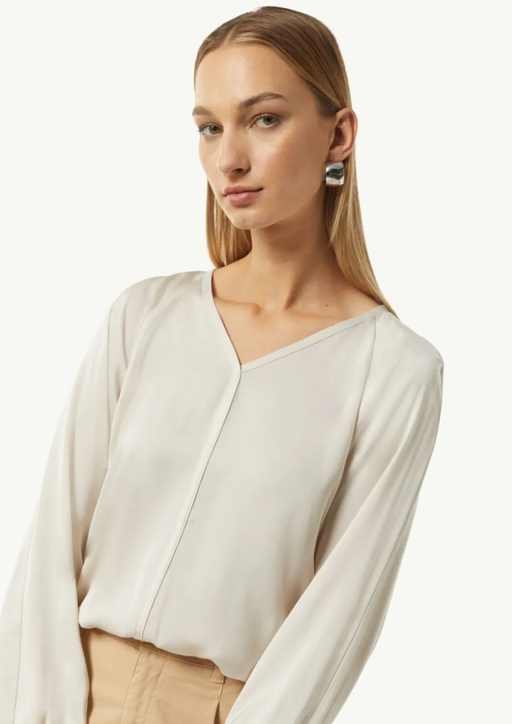 Satinierte Bluse mit V-Ausschnitt-Comma Clearance