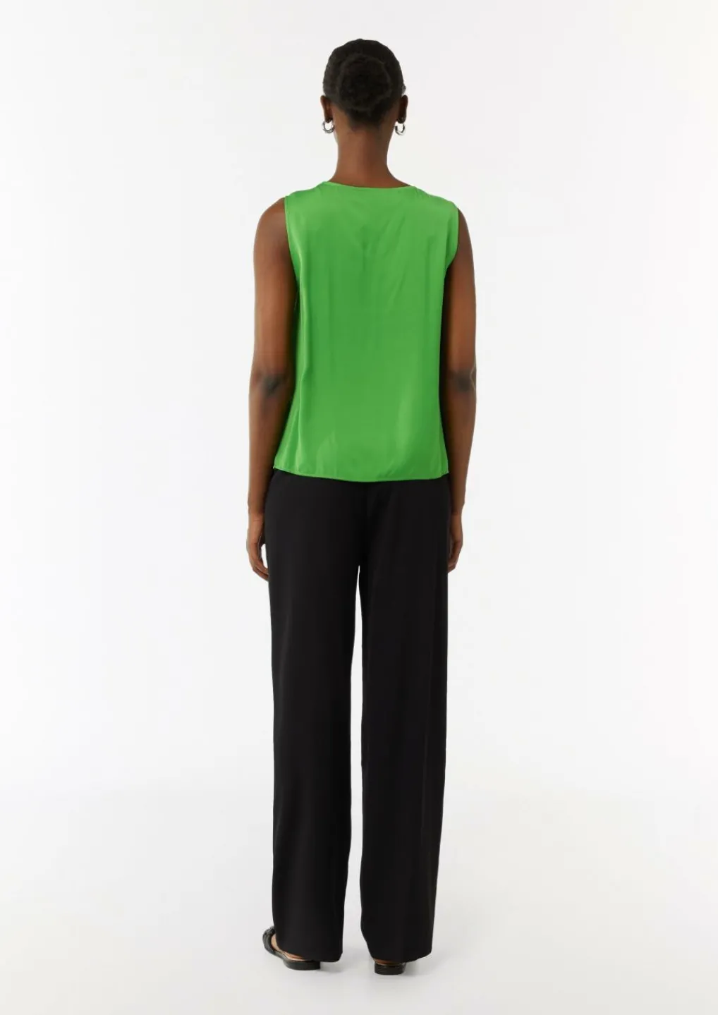 Satin-Top mit Chiffon-Ausschnitt-Comma Hot