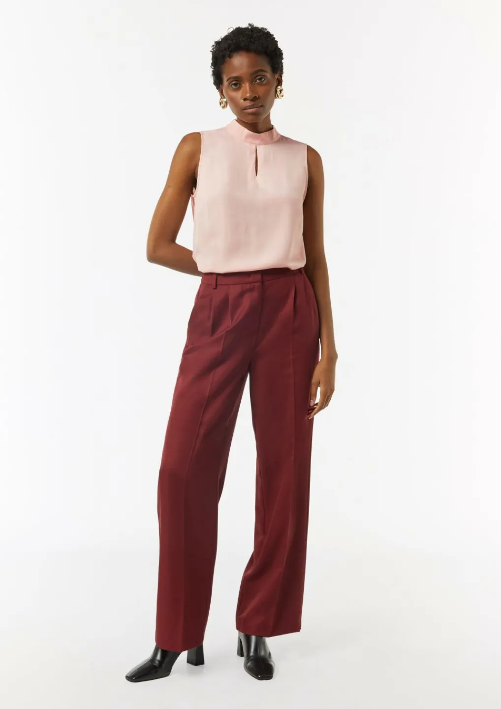 Satin-Top mit Cut-out-Comma Hot