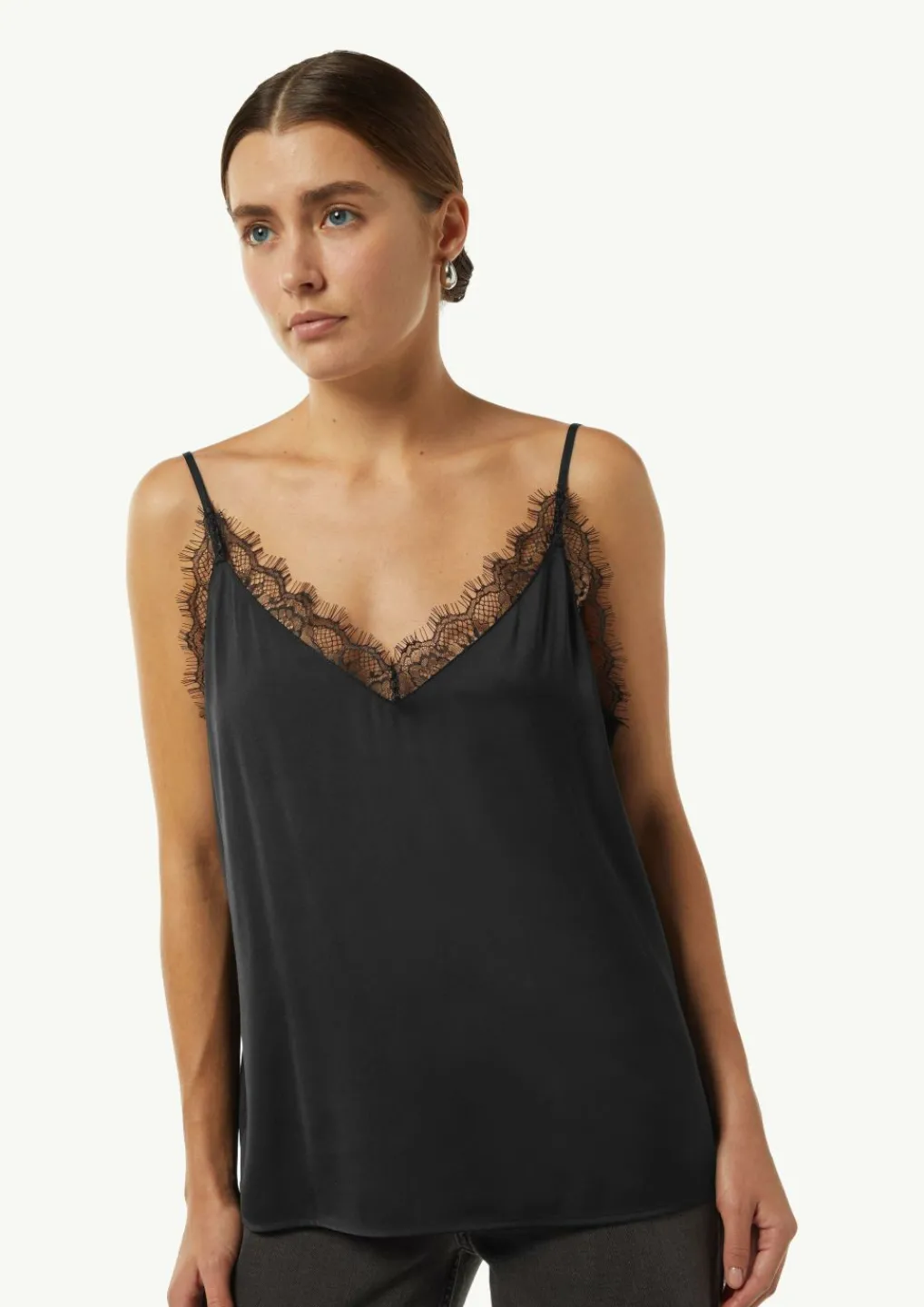 Satintop mit Spitzen-Details und verstellbaren Trägern-Comma Fashion