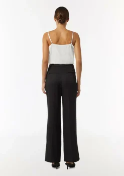 Satintop mit Spitzen-Details und verstellbaren Trägern-Comma Clearance