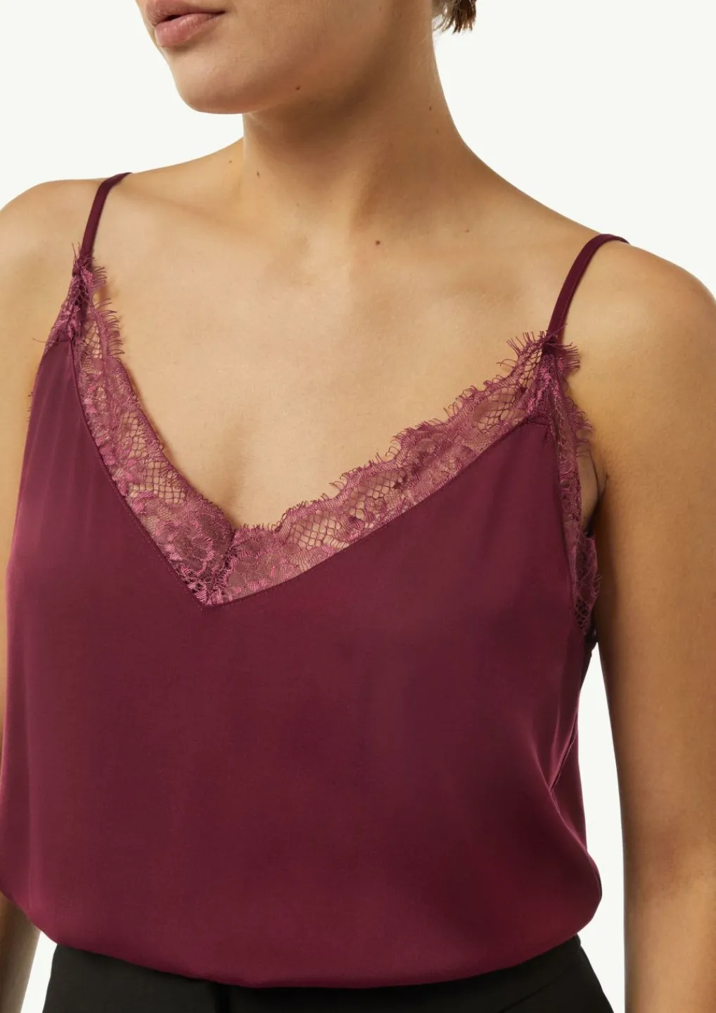Satin-Top mit Spitze und verstellbaren Trägern-Comma New
