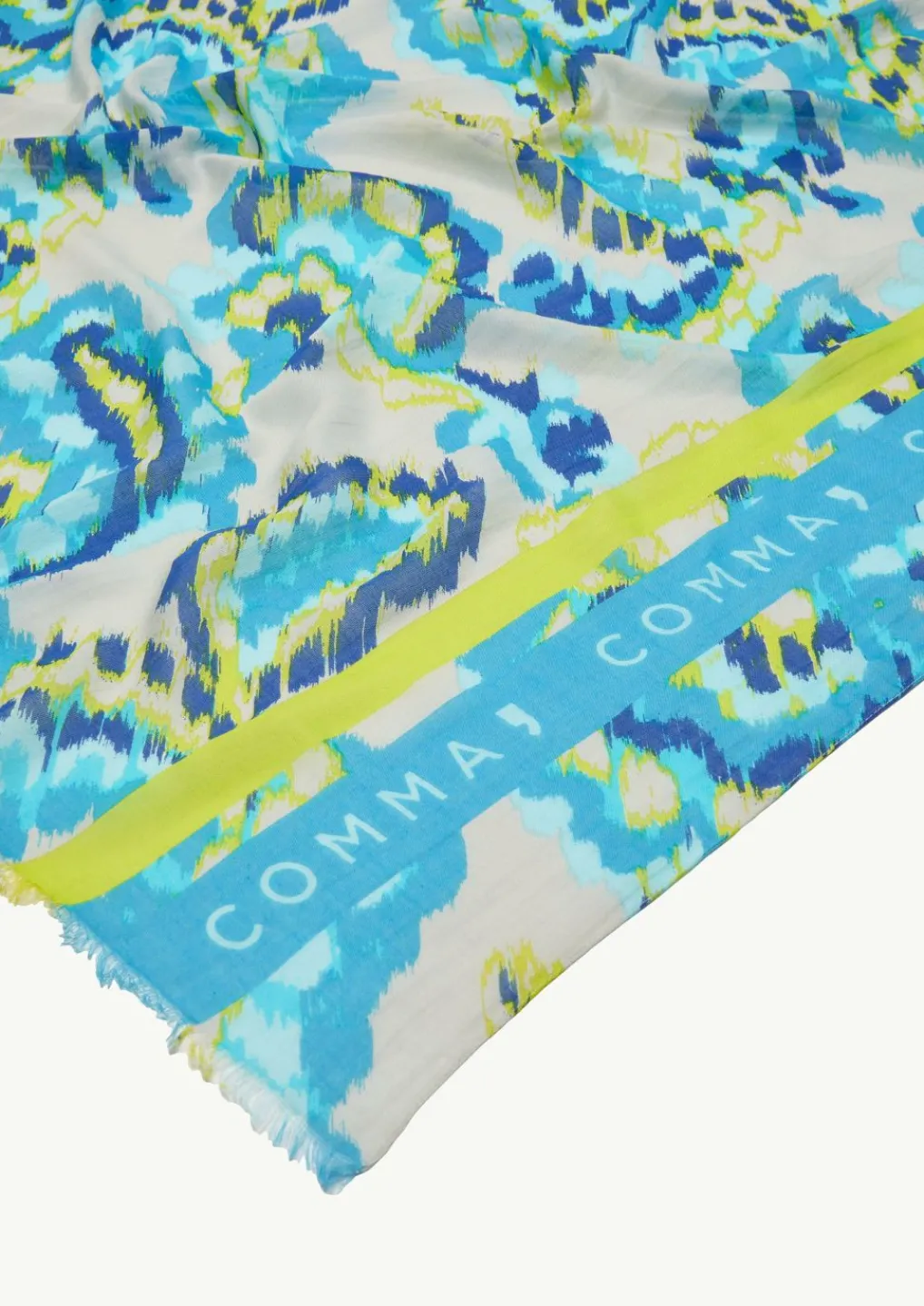 Schal aus Modalmix-Comma Hot