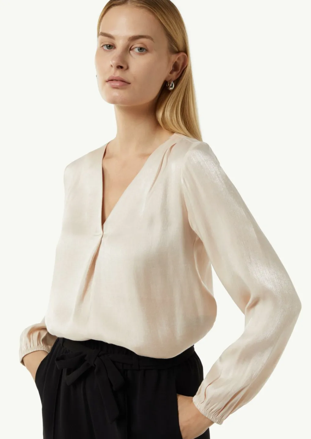 Schimmernde Bluse mit Faltendetails-Comma Hot