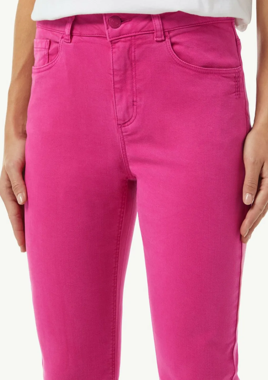 Skinny Jeans mit geschlitztem Saum-Comma Fashion
