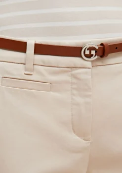 Slim: Chino-Hose mit Gürtel-Comma Online