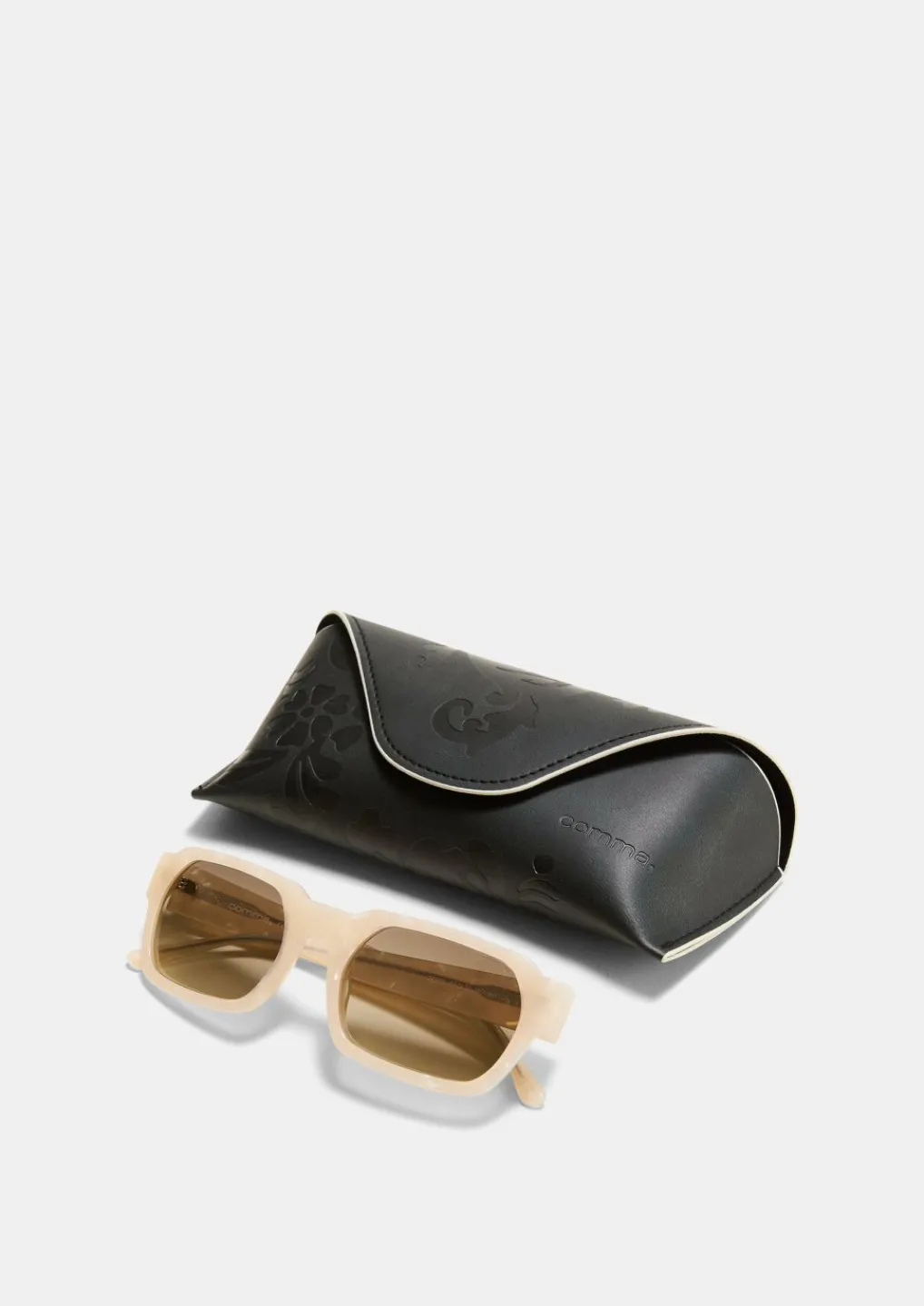 Sonnenbrille mit Umrandung in Perlmutt-Optik-Comma Hot