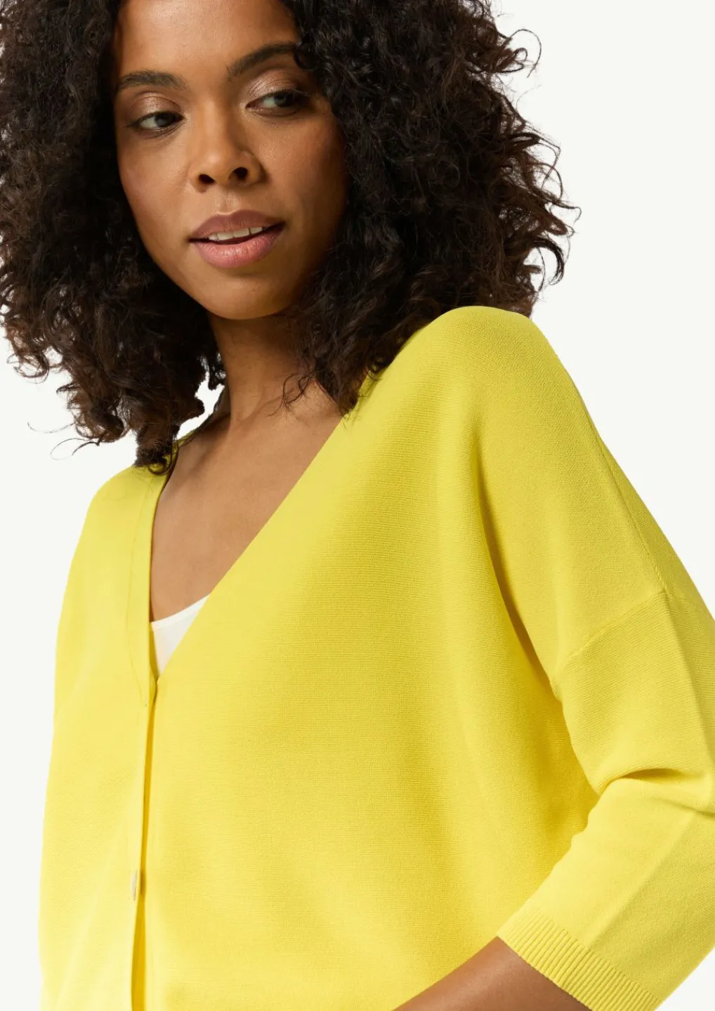 Strickjacke im Boxy-Look mit Perlmuttknopf-Comma New