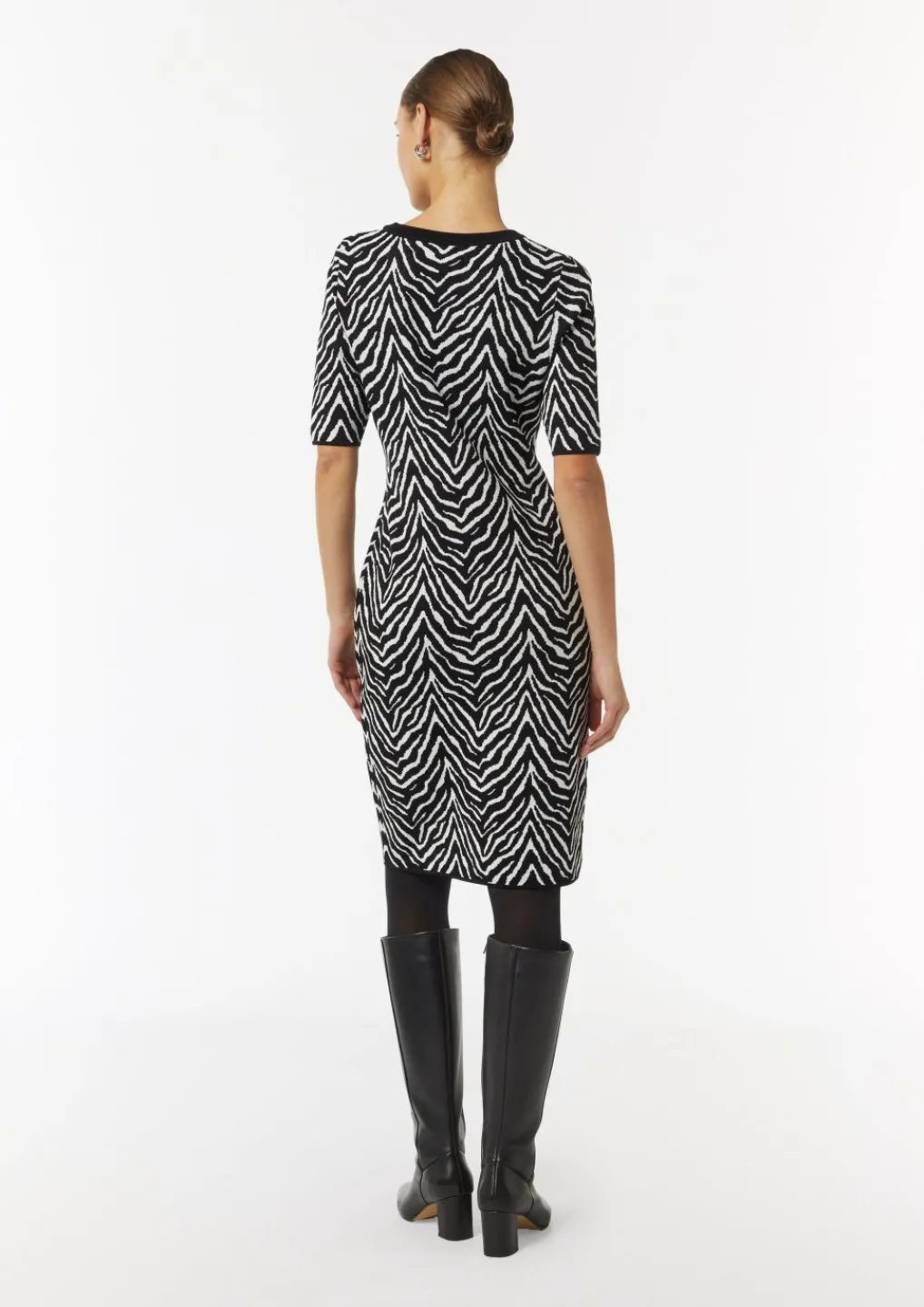 Strick-Kleid mit Zebra-Jaquard und Rippblende-Comma Best
