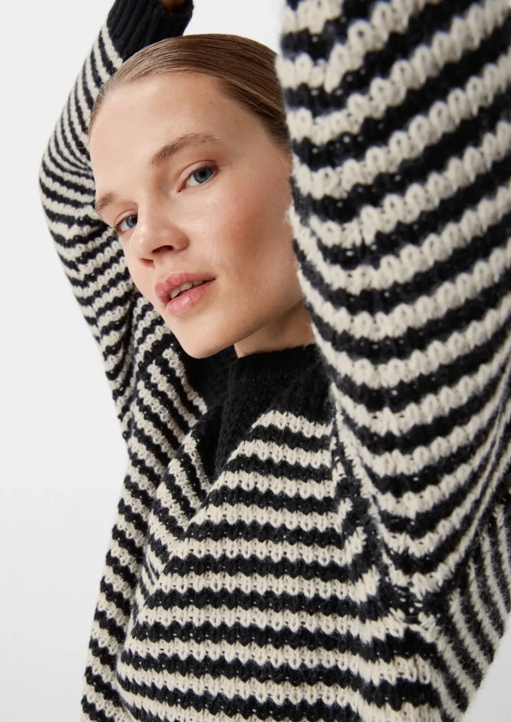 Strickpullover mit Logo-Applikation-Comma Best