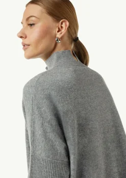 Strickpullover mit Stehkragen und Rippdetail-Comma Discount